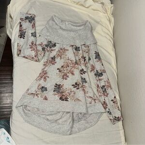 Cupio Gray Floral Ribbed Cowl Neck Blouse Sweater Top